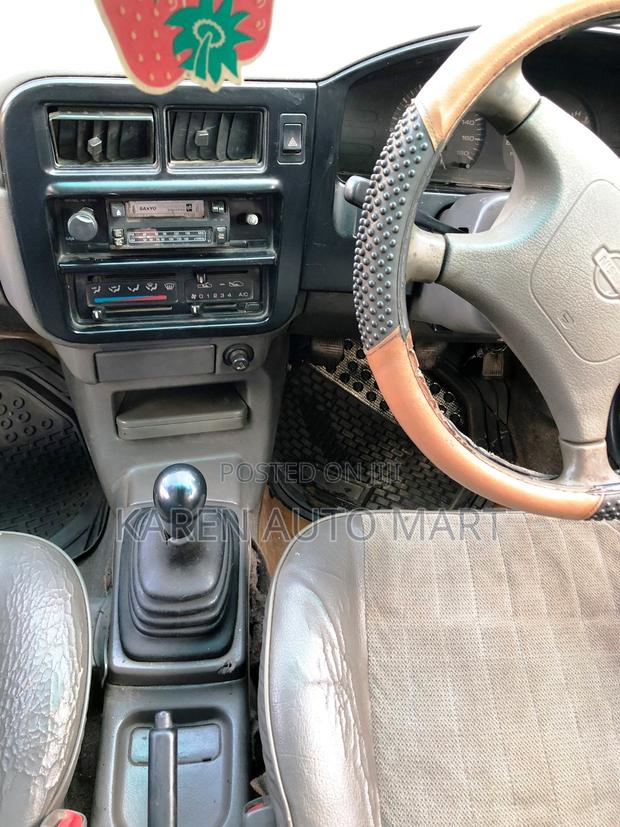 Nissan Advan 1993 Gray