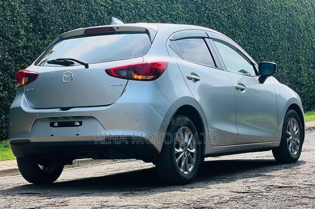 Mazda 2 2020 Silver