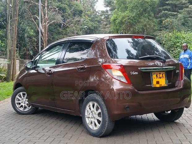 Toyota Vitz 2012 Brown