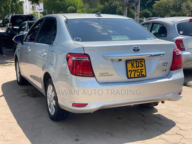Toyota Axio 2017 Silver