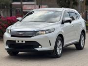 Toyota Harrier 2.0 2019 Pearl for sale