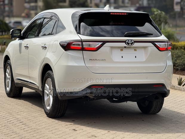 Toyota Harrier 2.0 2019 Pearl