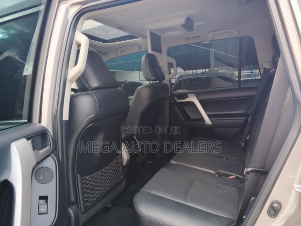 Toyota Land Cruiser Prado 2018 Gray