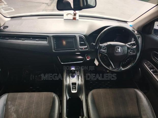 Honda Vezel 2013 White