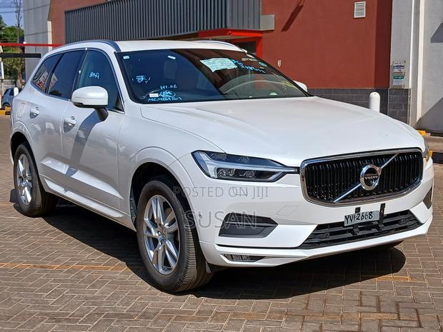 Volvo XC60 T5 Momentum AWD 2018 White