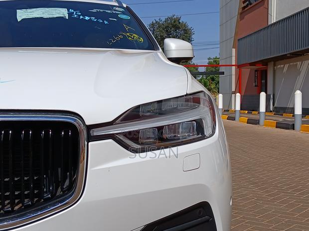 Volvo XC60 T5 Momentum AWD 2018 White