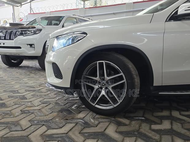 Mercedes-Benz GLE-Class GLE 350d 4MATIC 2019 White