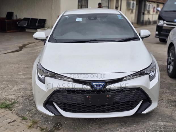 Toyota Corolla Hatchback 2020 White