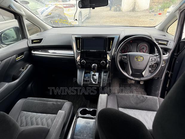 Toyota Alphard 2.5 Petrol FWD 2018 Black