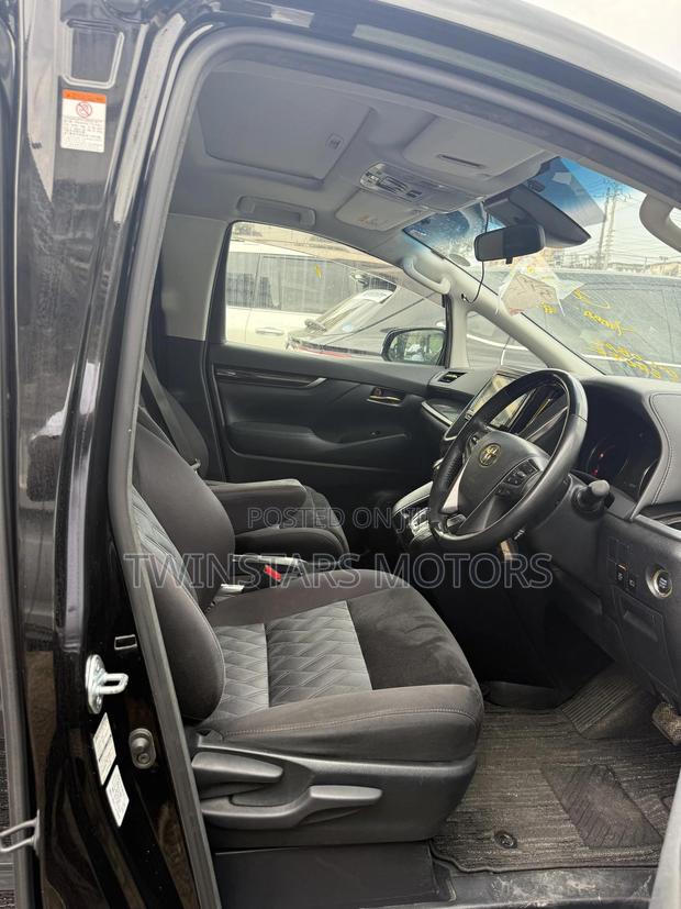 Toyota Alphard 2.5 Petrol FWD 2018 Black