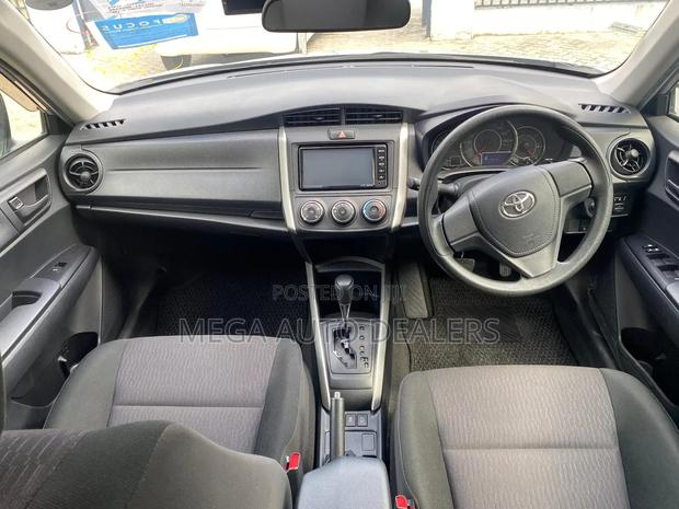 Toyota Corolla Fielder 2018 Gray
