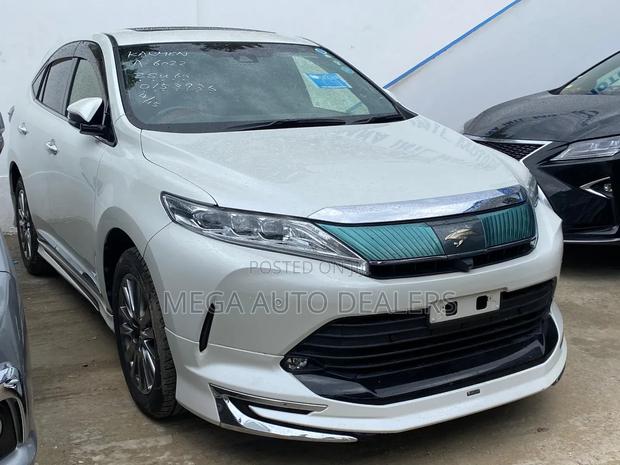 Toyota Harrier 2018 White