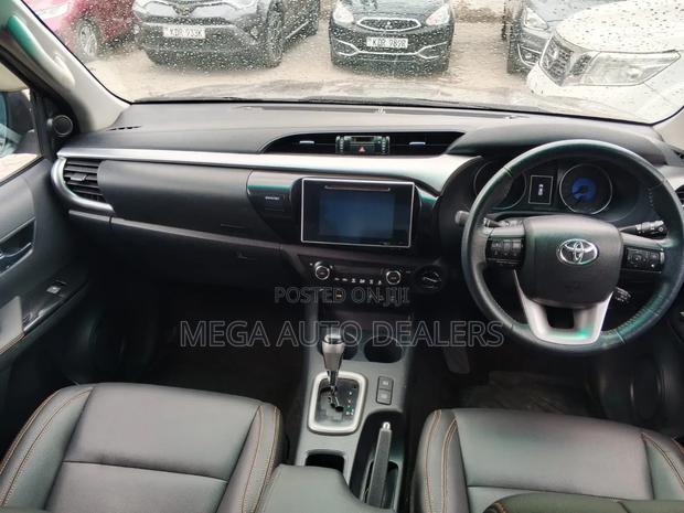 Toyota Hilux 2016