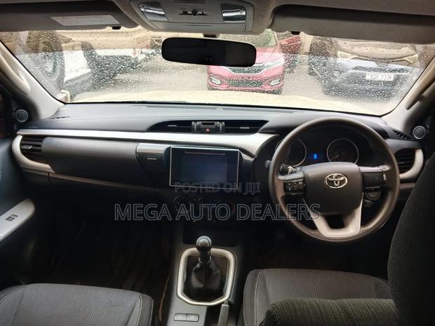 Toyota Hilux 2016