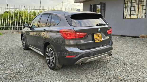BMW X1 xDrive28i 4dr SUV AWD (2.0L 4cyl Turbo 8A) 2015 Gray