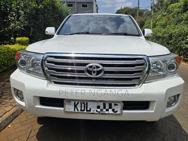 Toyota Land Cruiser 2015 White