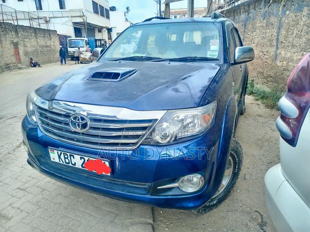 Toyota Fortuner 2006 Blue