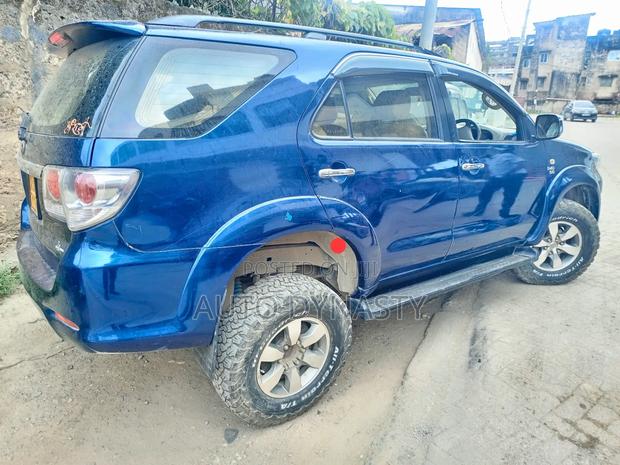 Toyota Fortuner 2006 Blue