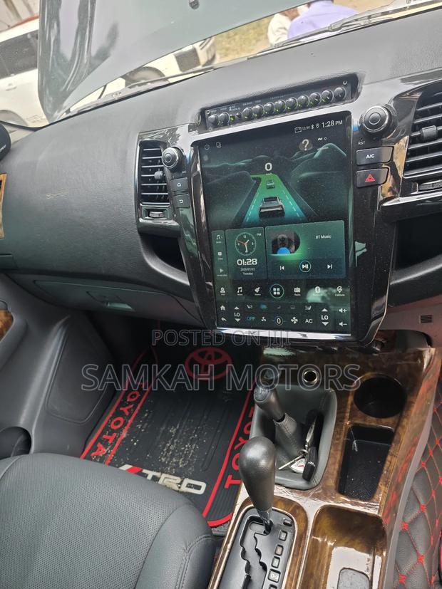 Toyota Hilux 2018 Green