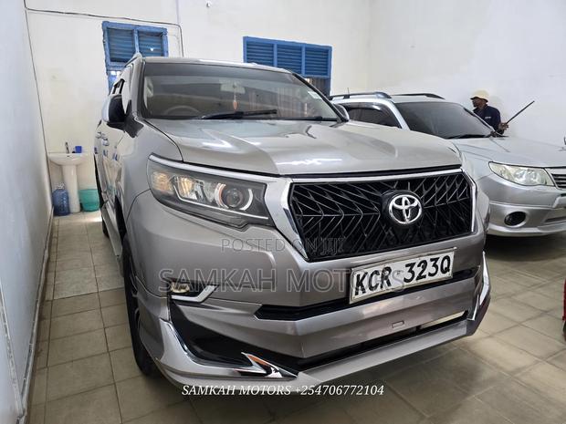 Toyota Land Cruiser Prado 2012 Gray