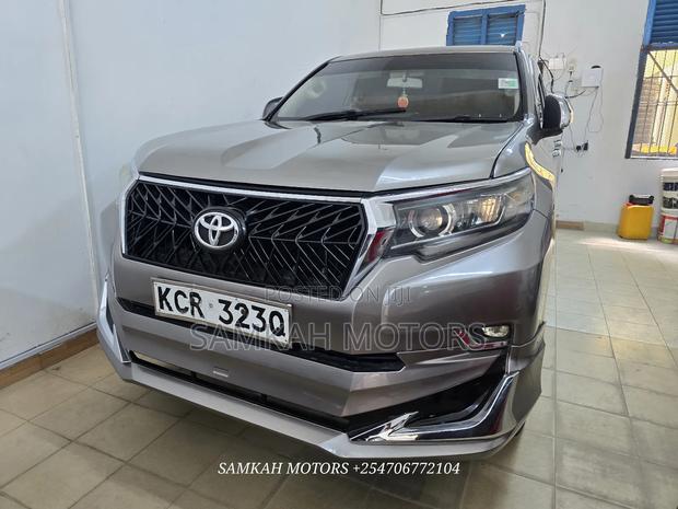 Toyota Land Cruiser Prado 2012 Gray