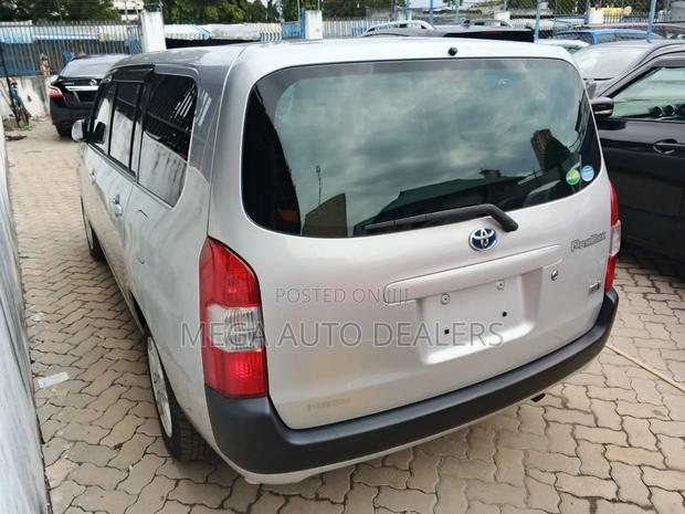 Toyota Probox 2018 Silver