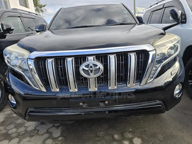 Toyota Land Cruiser Prado 2017 Black