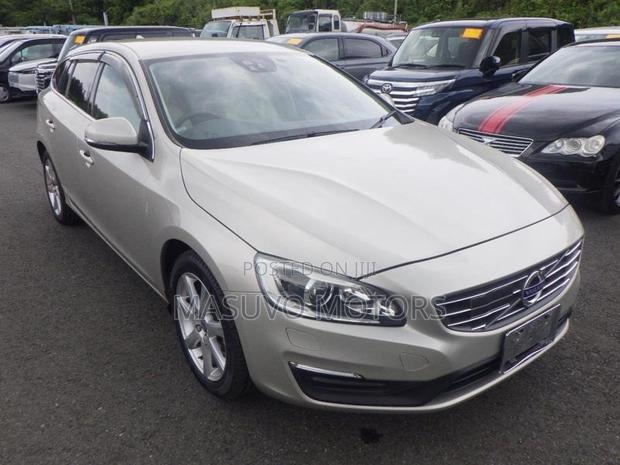 Volvo V60 2018 Beige