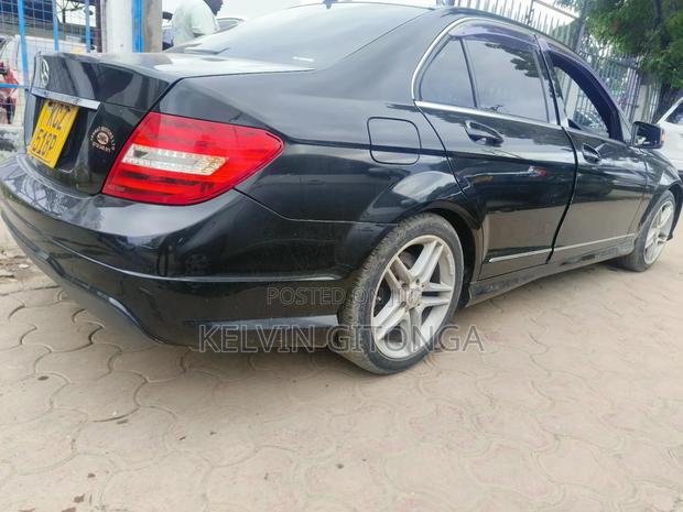 Mercedes-Benz C200 2013 Black