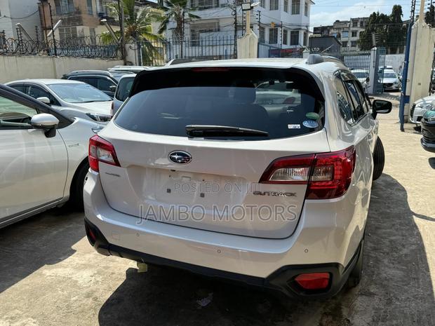 Subaru Outback 2.5i AWD 2019 White