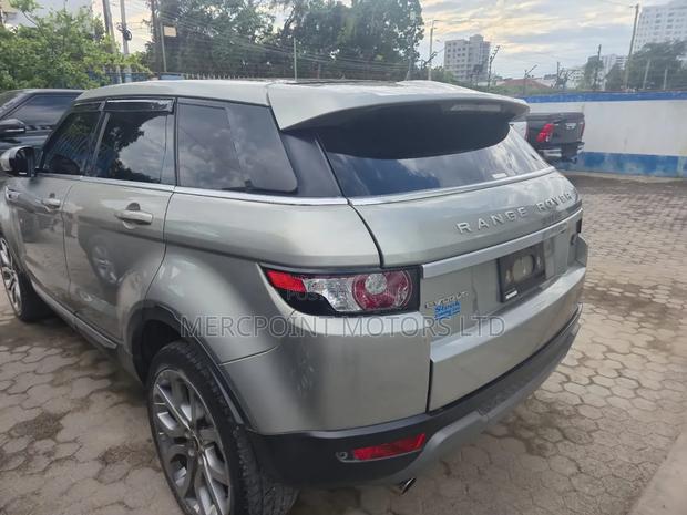 Land Rover Range Rover Evoque HSE 4x4 5-Door 2017 Gray