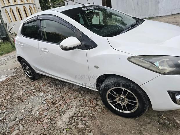 Mazda Demio 2012 Pearl