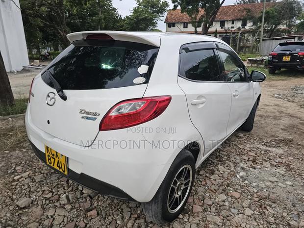 Mazda Demio 2012 Pearl