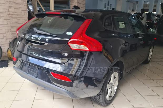 Volvo V40 2019 Black