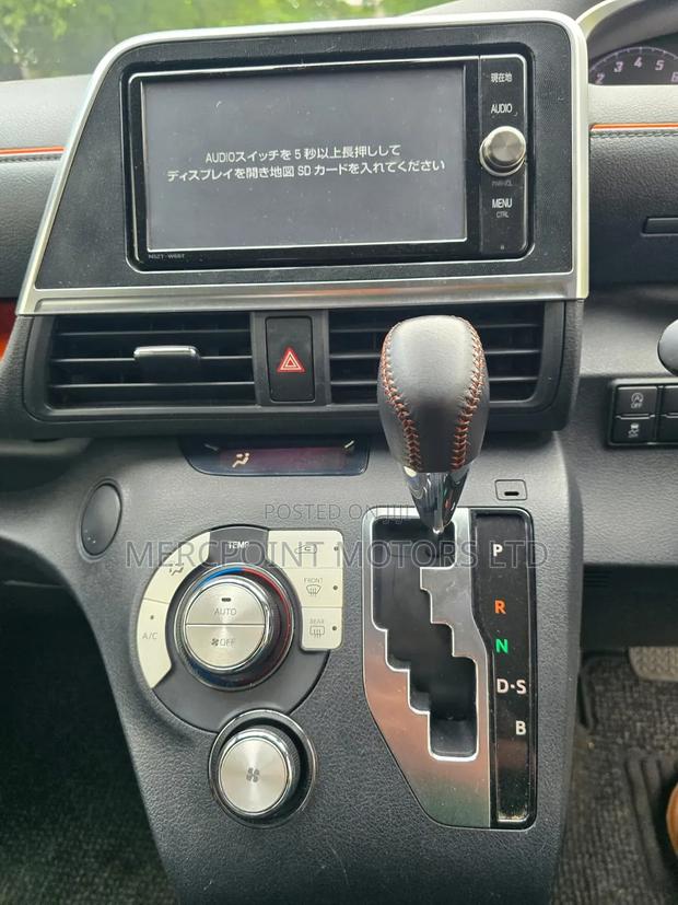 Toyota Sienta 1.5 FWD 2018 Purple