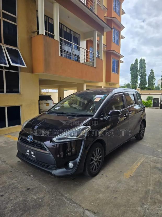 Toyota Sienta 1.5 Hybrid FWD 2018 Brown