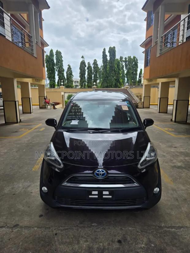 Toyota Sienta 1.5 Hybrid FWD 2018 Brown