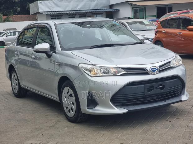 Toyota Axio 2018 Silver