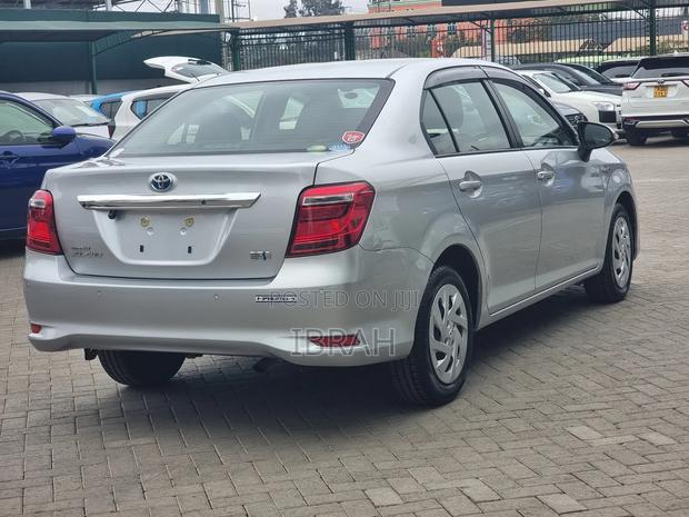 Toyota Axio 2018 Silver