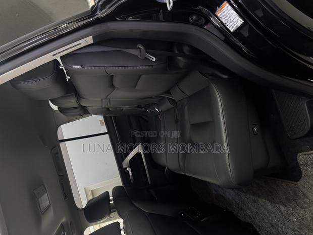 Toyota Land Cruiser 4.6 V8 ZX 2018 Black