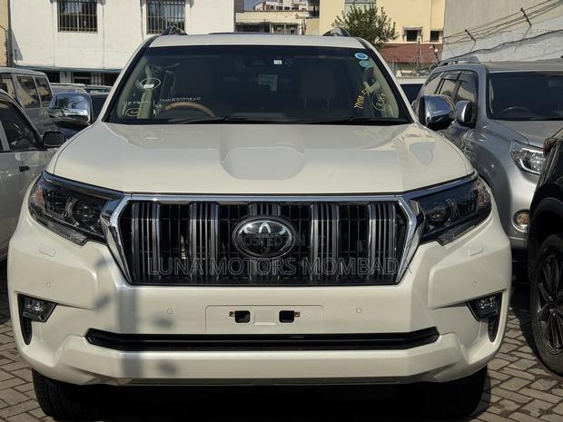 Toyota Land Cruiser Prado 2.8 2019 White