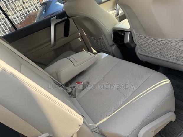 Toyota Land Cruiser Prado 2.8 2019 White
