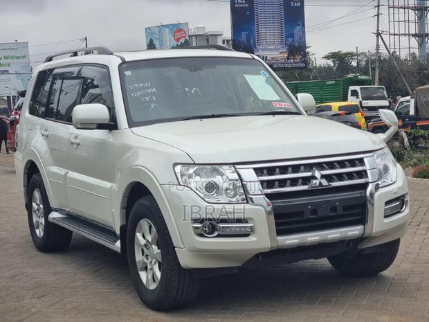 Mitsubishi Pajero 2019 White