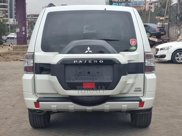 Mitsubishi Pajero 2019 White
