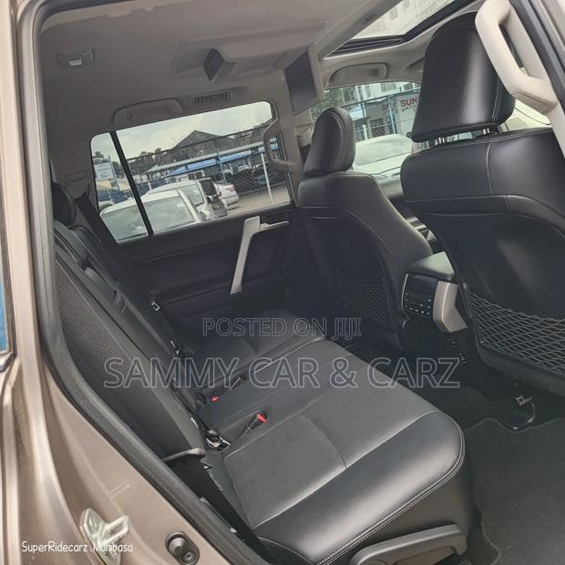 Toyota Land Cruiser 2018 Gold
