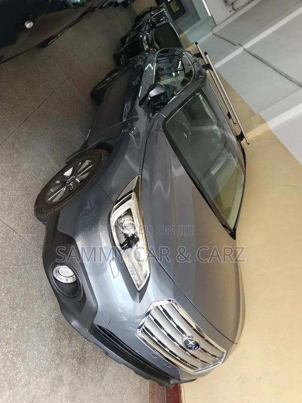 Subaru Outback 2.5i AWD 2017 Gray