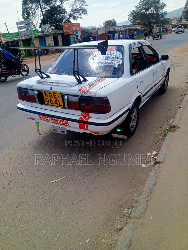 Toyota Corolla 1996 White