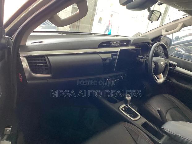 Toyota Hilux 2021