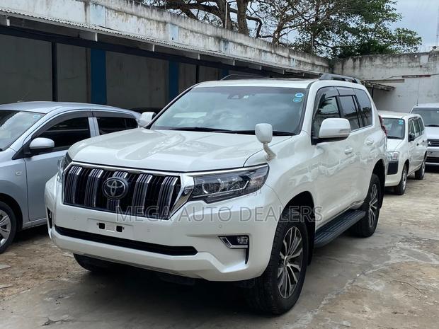 Toyota Land Cruiser Prado 2018 White