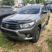 Toyota Hilux 2018 Gray for sale